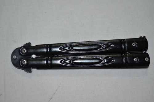 Cuchillo Navaja Mariposa Con Filo Balisong Negro Con Diseño