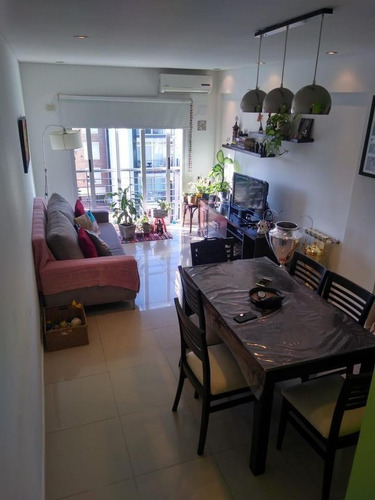 Imagen 2 de 9 de Departamento De 3 Ambientes - Castelar Centro