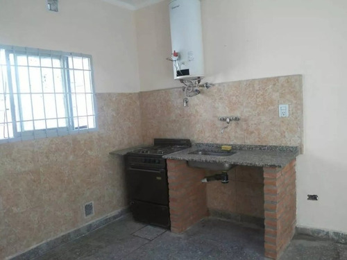 Imagen 6 de 13 de Oportunidad - Departamento Tipo Casa De 3 Ambientes En Venta - El Palomar
