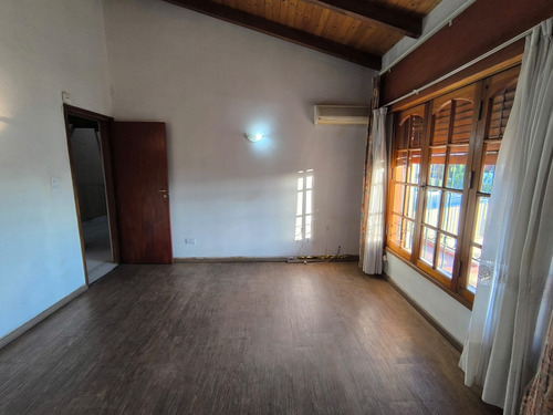 Alto Alberdi - Casa En Venta - 5 Dormitorios