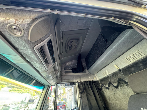 Iveco Tector 240e28s 2012/2013 Baú 8,50 X 2.95