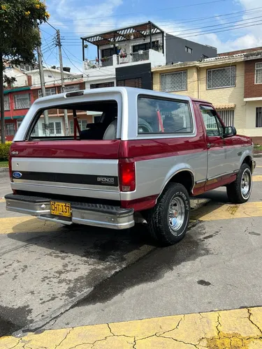Ford Bronco 5.0 Xlt