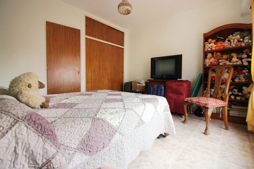 Casa 4 Ambientes En Villa Sarmiento Con Pileta