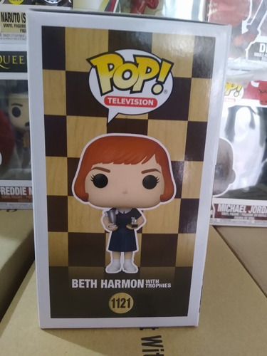 Funko Pop! Beth Harmon Trofeos Uniforme 1121 Gambito De Dama