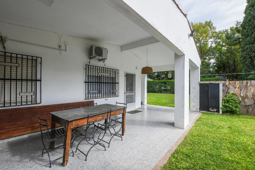 Imagen 15 de 24 de Casa 3 Dormitorios, En Muy Buen Estado, Fisherton R. Cuenta Con Pileta, Jardín, Cochera 1 Auto