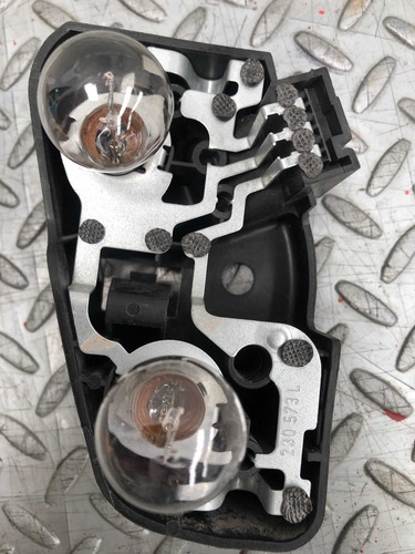 Porta Focos Tra Izq Bmw 320 I Aut V6 2.2 98/2007 (Usado)