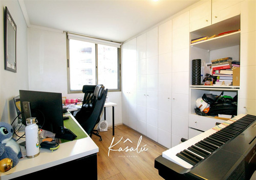 Departamento En Venta De 2 Dorm. En Las Condes