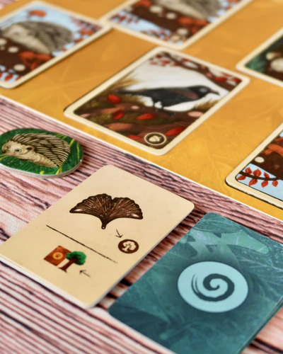 Leaf, Juego De Mesa: Estrategia Y Misterio En Weird City