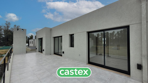 Casa En Venta En El Barrio Cerrado Santo Tomas, Pilar
