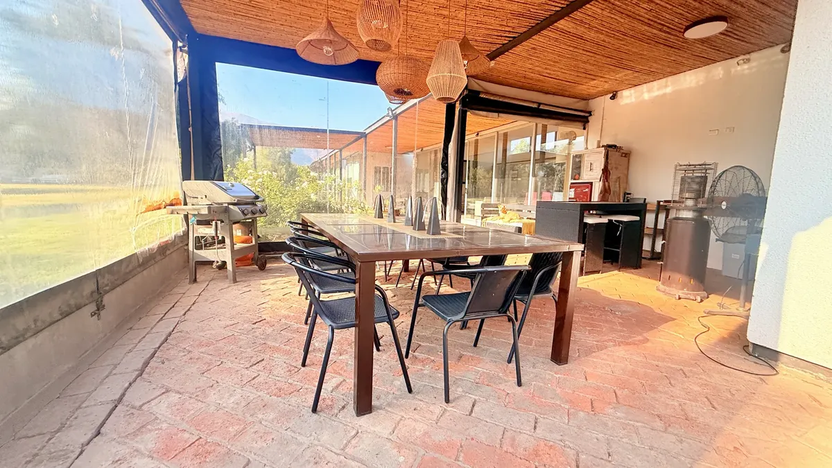 Imagen 2 de 27 de Arriendo Casa Un Piso Con 6d Piscina Quincho Las Brisas Golf