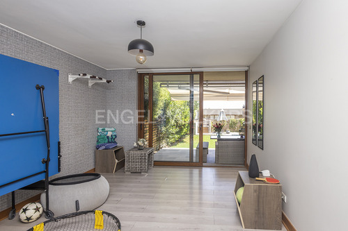 Casa Mediterránea En Arriendo En Condominio Seguro.