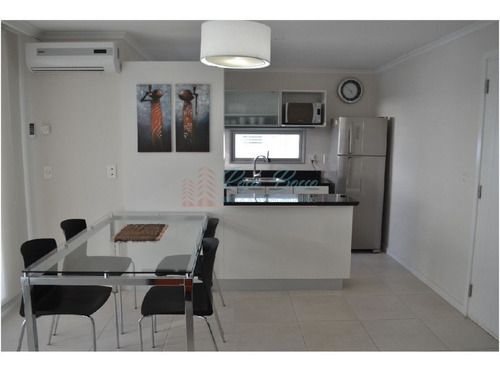 Apartamento En Brava, 1 Dormitorios *- Ref: 2481