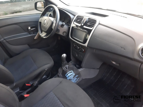Imagem 10 de 11 de Renault Sandero