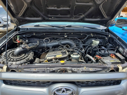 Imagen 12 de 13 de Toyota Hilux 2.7 Sincrónica