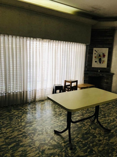 Imagen 4 de 20 de Casa En Venta De 4 Ambientes Con Cochera En Lanús Este
