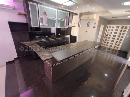 Casa En Venta Res. El Centro Maracay 23-30902 Yb