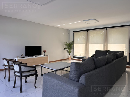 Casa En Alquiler Con Jardín Y Pileta Y En Haras Santa María, Loma Verde