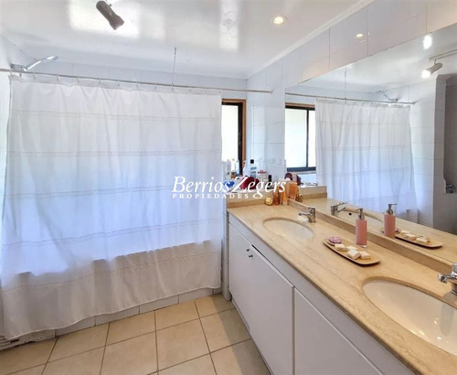 Casa En Venta 4 Dormitorios, Dominicos Antiguo Las Condes