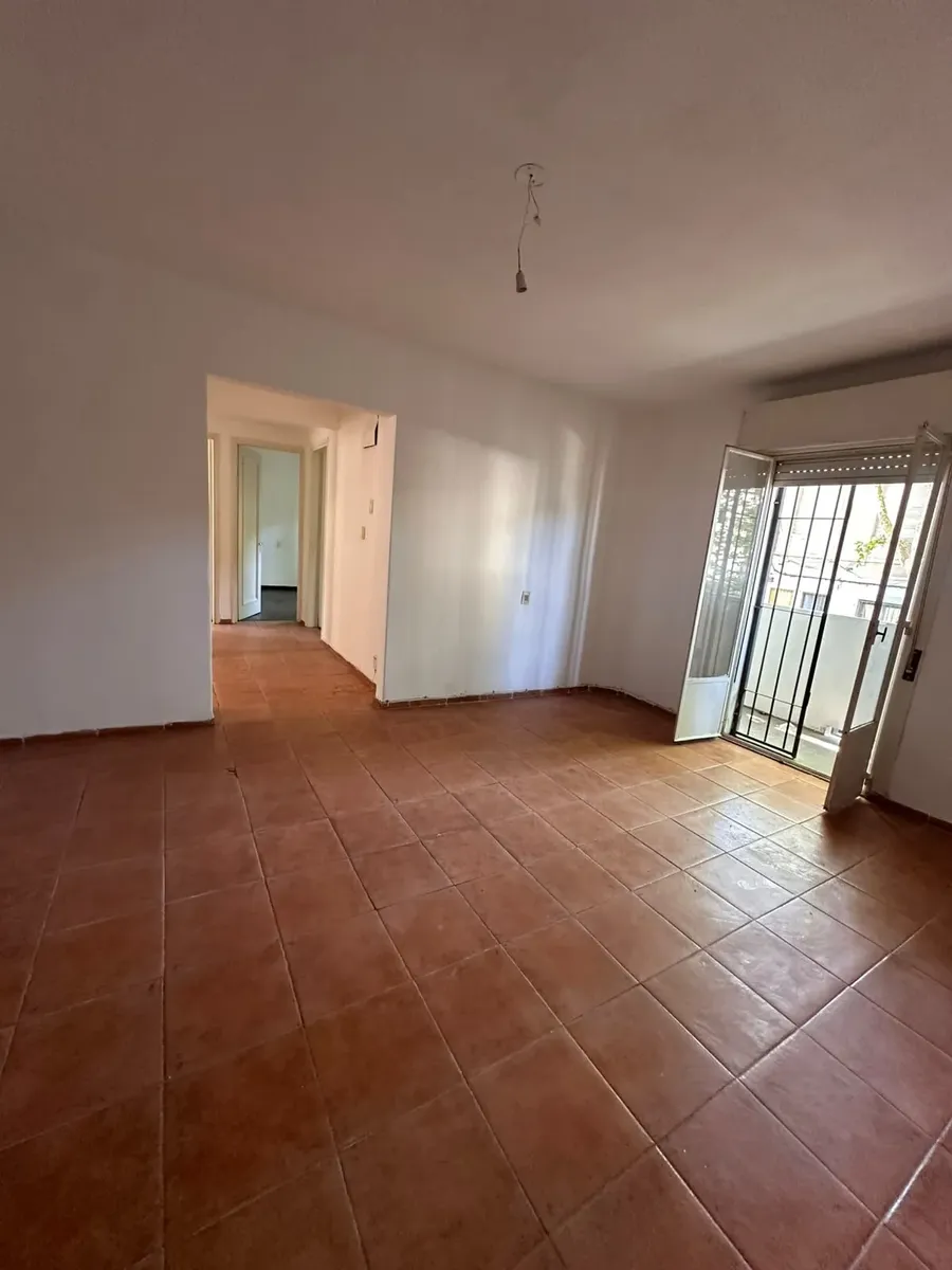 Buen Apartamento De 3 Dormitorios En Palermo · Foto 2