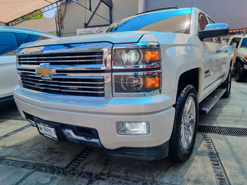 Chevrolet Cheyenne 5.3 2500 Doble Cab High Country 4x4 Mt