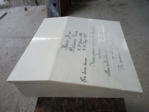 Imagen 5 de 9 de Lapidas Funerarias De Lujo En Quarzo Màrmol Granito
