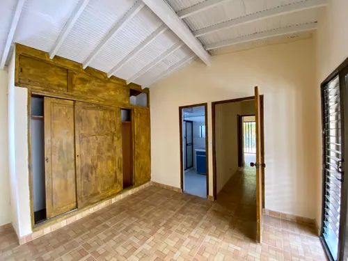 Casa-local En Arriendo En Medellín - Los Colores Cod 64109