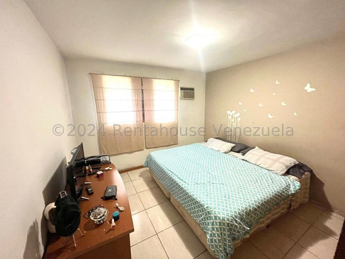 Excelente Apartamento. 25-11596
