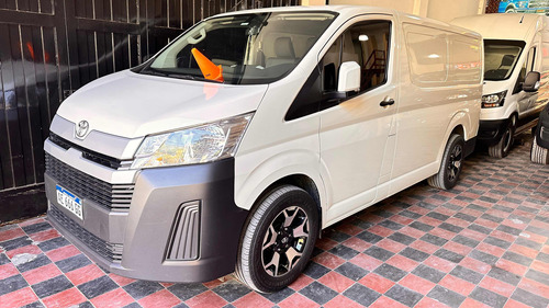 Toyota Hiace 2.8 Tdi Furgón 6at L1h1 3a 4p