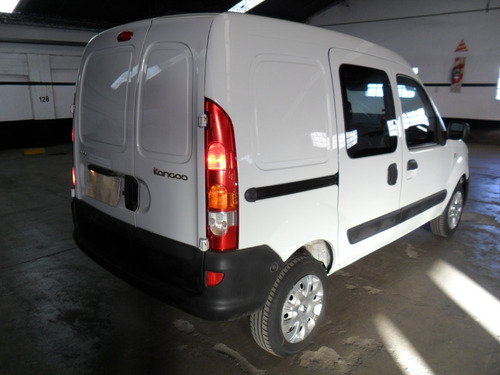 Imagen 2 de 16 de Renault Kangoo 1.6 Confort 5as. 2plc - 2018
