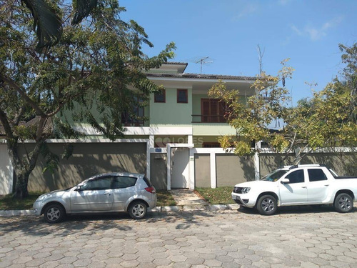 Imagem 2 de 14 de Casa Duplex Em Condomínio, Bem Localizada, Cômodos Amplos, Quintal, 04 Qts./04 Suítes, 338 M², R$ 1.400.000,00 - Itaipu - Niterói/rj - Ca20683