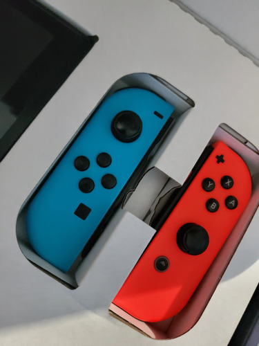 Nintendo Switch Standard Neón Negro (Usado)