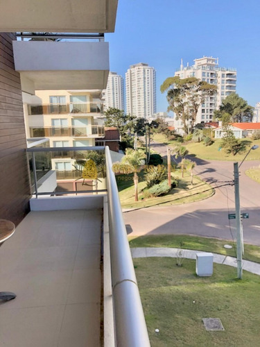 Muy Buen Departamento A Metros De Playa Brava Con Barbacoa Exclusiva!- Ref: 3291