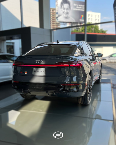 Audi Q8 Sportback E-Tron 0.0 55 E-Tron S-Line Quattro
