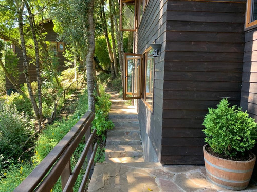 Casa En Venta De 12 Dorm. En Panguipulli