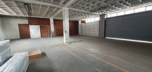 Local De 200m2 En Esquina 4 Cortinas En Colonia Modelo Naucalpan