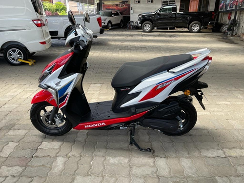 Imagen 6 de 10 de Honda New Elite