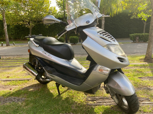 Moto Kymco Modelo Bet&win 250cc
