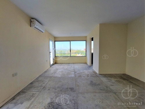 Imagen 13 de 20 de Penthouse Duplex Con Barbacoa Y Vista Al Mar