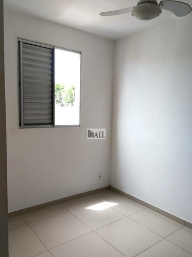 Apartamento À Venda No Rio Das Pedras Com 2 Quartos - V8019