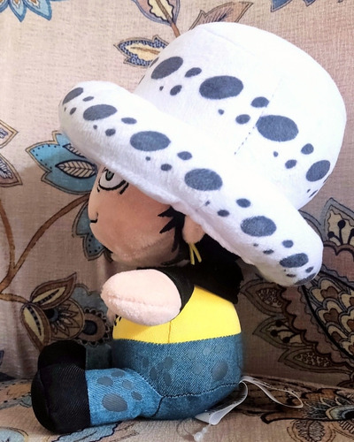 Imagen 2 de 2 de Peluche Trafalgar Law One Piece