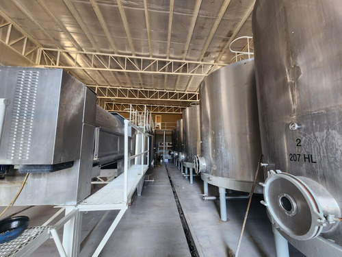 Bodega Y Finca En Venta