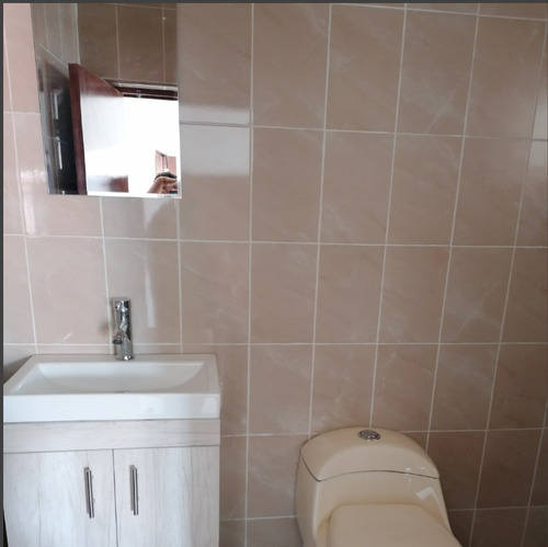 Casa Con 4 Departamentos En Venta Para Inversion En Rentas,c. Bugambilias 8, El Rosario, Iztapalapa,ciudad De México.-jmjc6