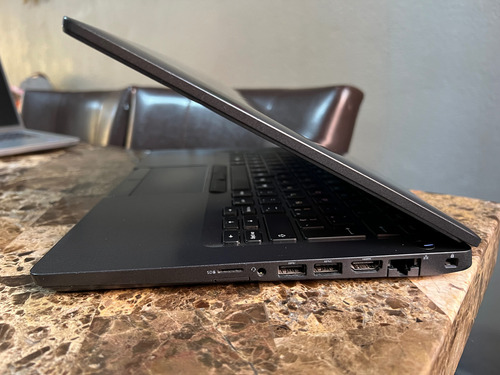 Dell Latitude 5400 / Core I7 8th / 8gb Ram / 256gb Ssd Negro (Usado)