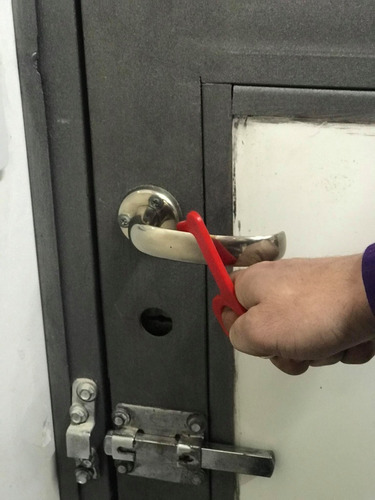 Imagen 4 de 6 de Llavero Manija Pulsador Plástico Anti Contacto Higiénico