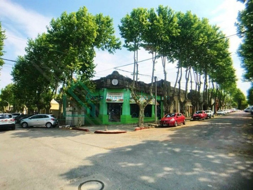 Imagen 1 de 11 de Colonia Del Sacramento - Salón Comercial Céntrico