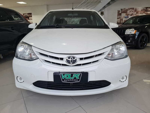 Imagem 2 de 11 de Toyota Etios Sd Xs 1.5 Mt 2014