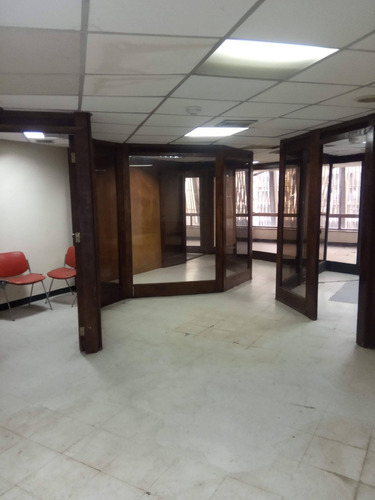 Se Vende Oficina 68m2 Parque Central