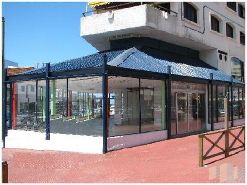 Imagen 1 de 15 de Local En Punta Del Este, Peninsula