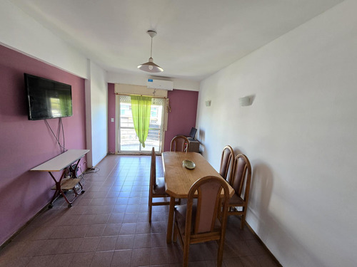 Departamento Venta De Tres Ambientes Con Balcón Al Frente - Apto Crédito
