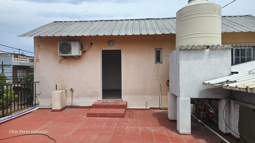 Alquiler Ph 2 Ambientes En Caseros, Con Terraza